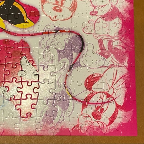 MEGA Puzzles Disney Expressions Minnie Forever 300 Piece Puzzle - Picture 9 of 10